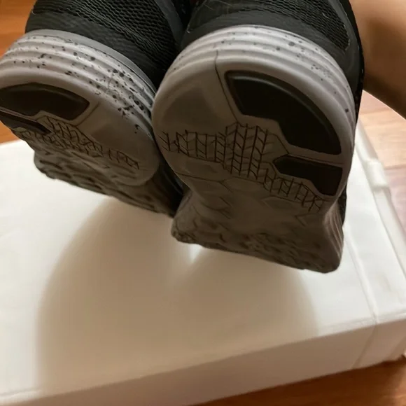 Nike Running Shoes - Picture 2 of 2